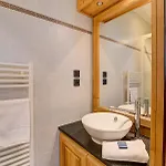 Le Paradis 2, Alpes Agency, Chamonix, Sleeps 4-5 * Chamonix
