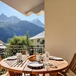 Le Paradis 2, Alpes Agency, Chamonix, Sleeps 4-5 Apartment Chamonix