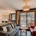 Apartment Le Paradis 2, Alpes Agency, Chamonix, Sleeps 4-5 Chamonix