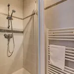 Le Paradis 2, Alpes Agency, Chamonix, Sleeps 4-5 Apartment Chamonix