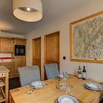 Le Paradis 2, Alpes Agency, Chamonix, Sleeps 4-5 Apartment Chamonix
