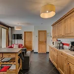 Le Paradis 2, Alpes Agency, Chamonix, Sleeps 4-5 Apartment *