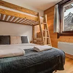Le Paradis 2, Alpes Agency, Chamonix, Sleeps 4-5 Chamonix