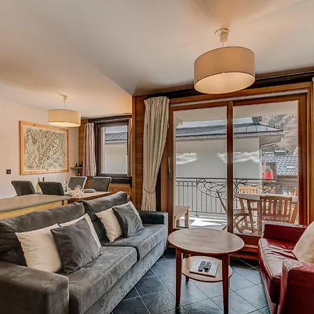 Le Paradis 2, Alpes Agency, Chamonix, Sleeps 4-5 Apartment Chamonix
