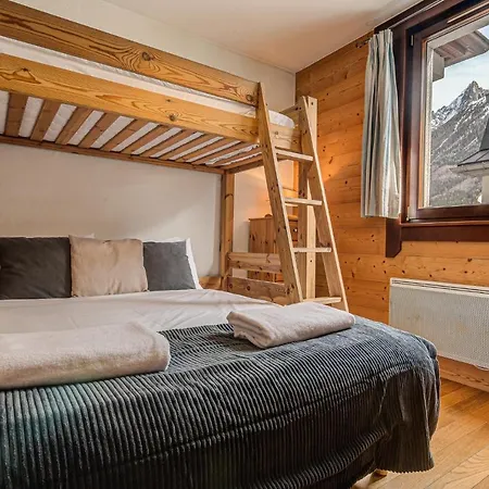 Le Paradis 2, Alpes Agency, Chamonix, Sleeps 4-5 Chamonix