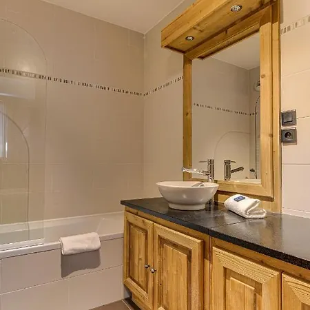 Le Paradis 2, Alpes Agency, Chamonix, Sleeps 4-5